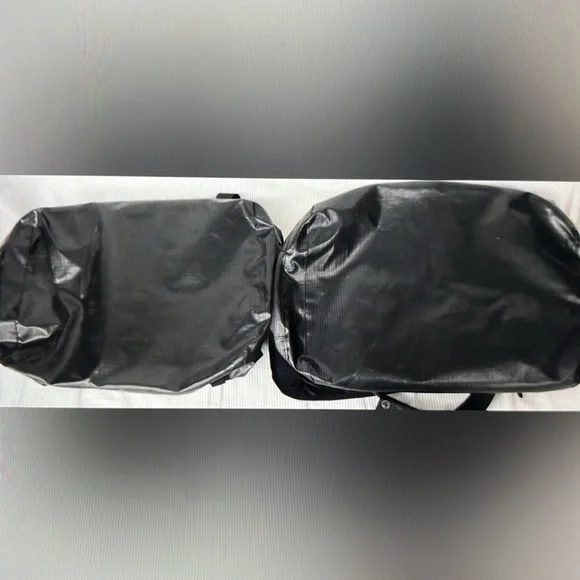 Pair of Levi’s duffle bags NWT - Picture 8 of 10